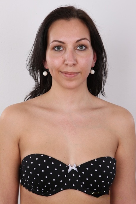 Brunette amateur Zuzana refuses to smile while getting totally naked 27548283