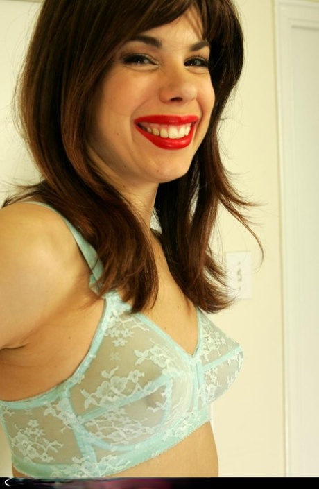 Solo girl Dirty Angie sports red lips and a girdle while showing her goods 14713554