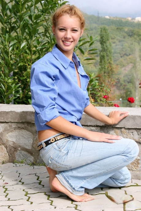 Fair skinned teen exposes her tight ass with her hair in a solitary braid 25851369