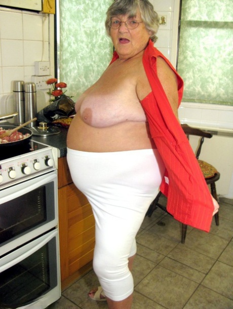 Obese female Grandma Libby masturbates with vegetables after cooking 35015140