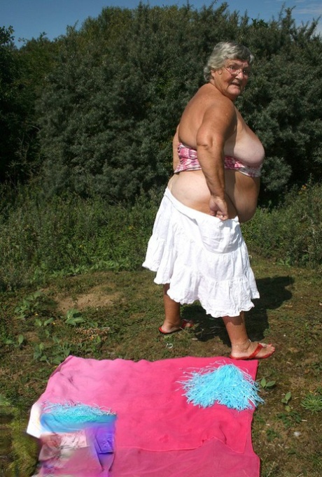 Fat British nan Grandma Libby strips down to her sandals while in the outdoors 36966833