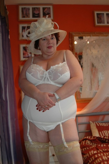 British BBW Chris 44g dons a big hat in her underthings and nylons