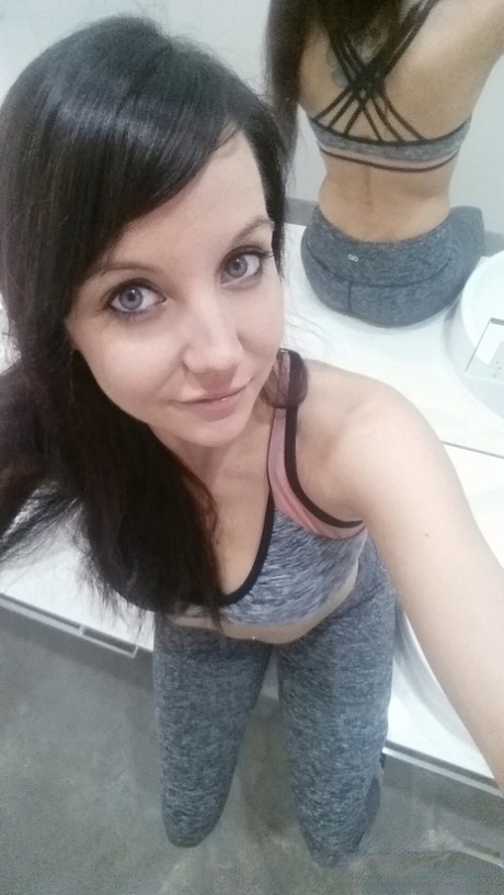 Slim teen Andi Land takes candid nude and clothed selfies while at home 34866648