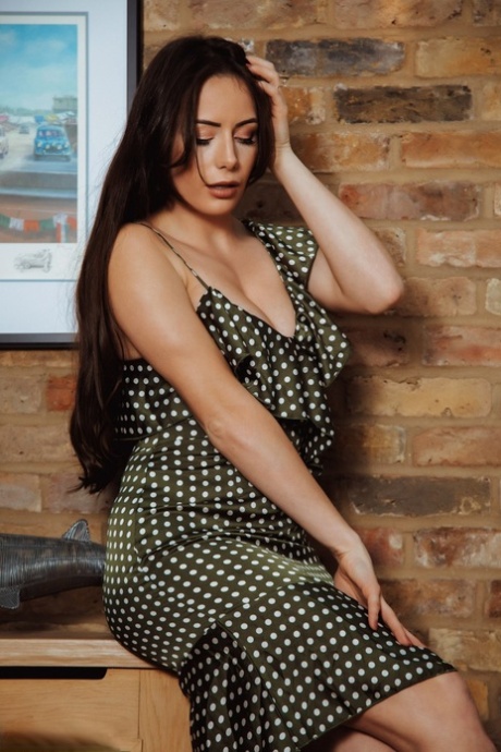 Leggy UK amateur Laura Hollyman unzips her dress to pose nude in heels 41505147