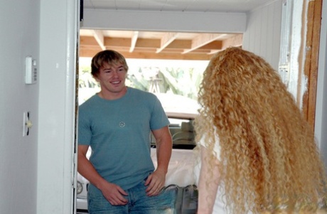 Horny cougar with long crimped hair Annie Body goes A2M with a young man 70270270