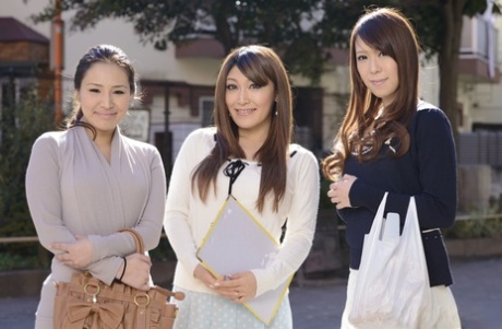 Kiyoha Himekawa & Touko Manaka & Reika Sawamura pose in their clothing 34788752