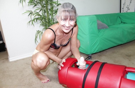 Masturbating scene featuring mature chick and her favorite toy 47785016