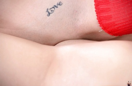 Brunette lesbians Bobbi Dylan and Kylie Quinn licking pussy in long socks 17611891